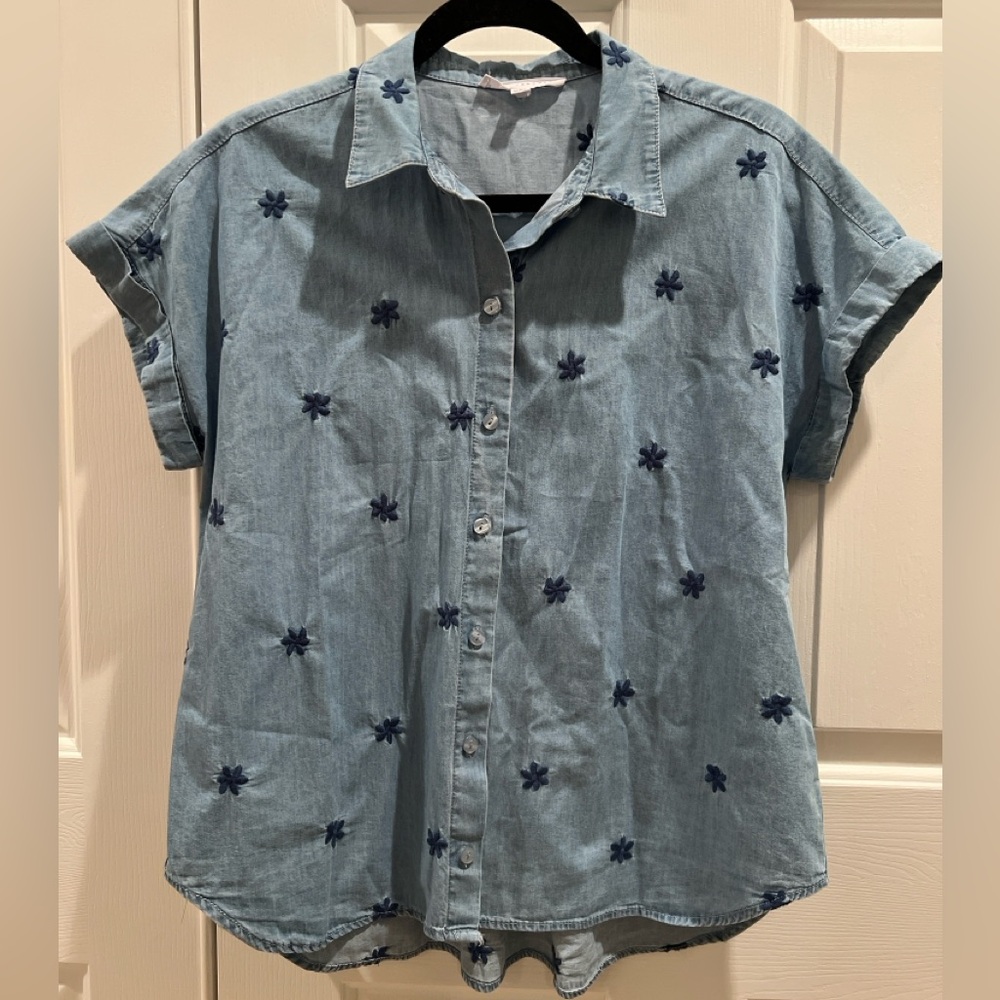 Jane & Delancey Blue Embroidered Chambray ButtonUp Preppy Artsy Top Cotton Shirt